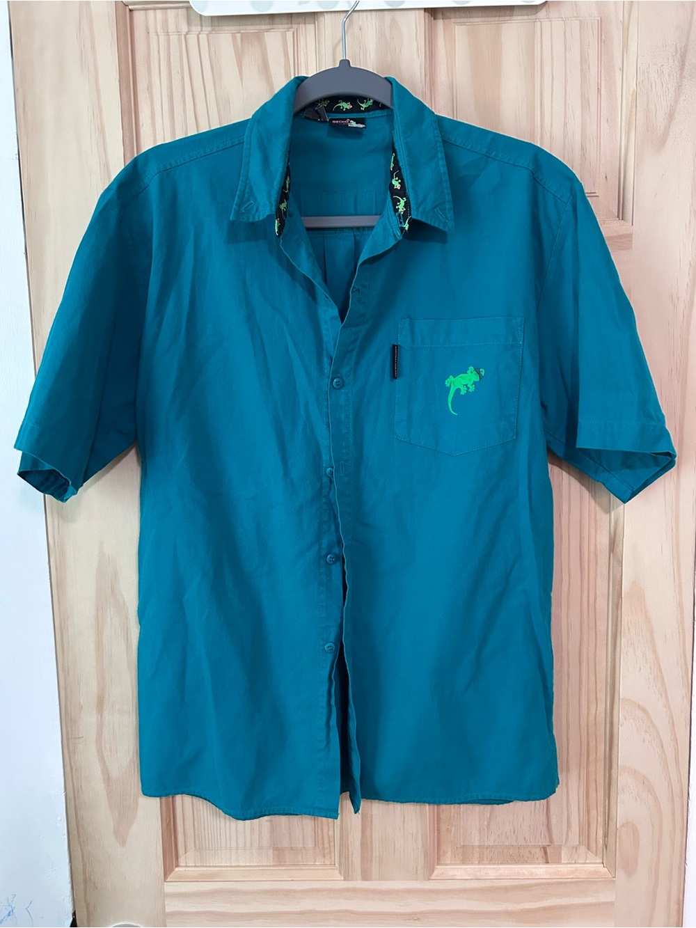 Men's Teal Short-Sleeve Button-Down Shirt with Contrast Detail